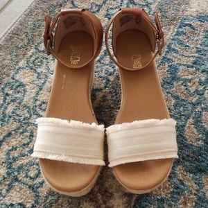 Brash Tessa Platform Wedge Sandals in Cream